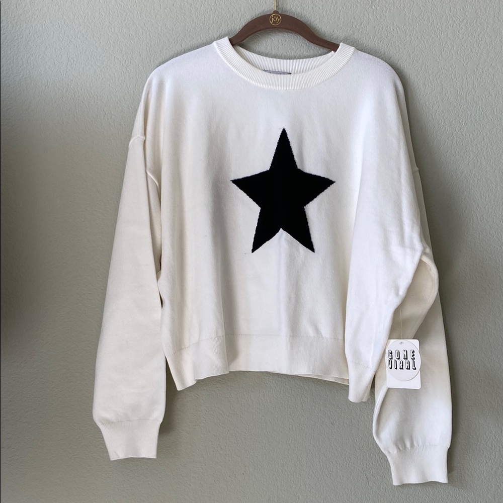White and Black Boxy Sweatshirt with Star Graphic